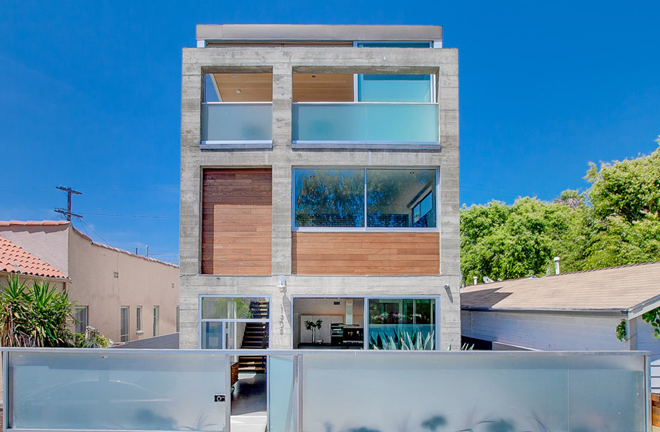 1305<br> Cabrillo Ave