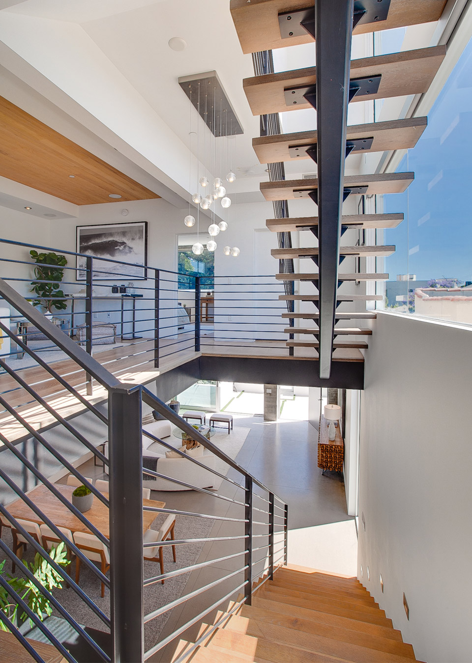 1305<br> Cabrillo Ave