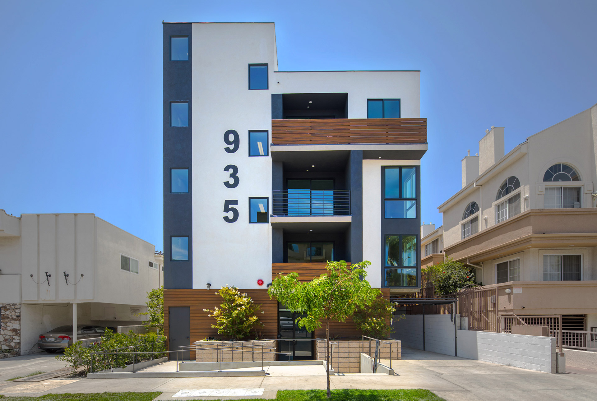 935<br> N. Hudson