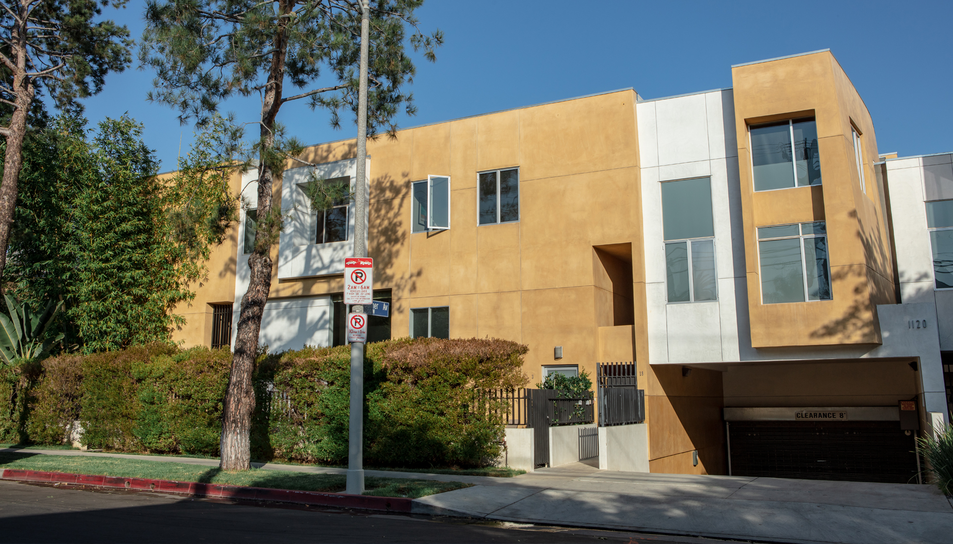 1120<br> El Centro Avenue