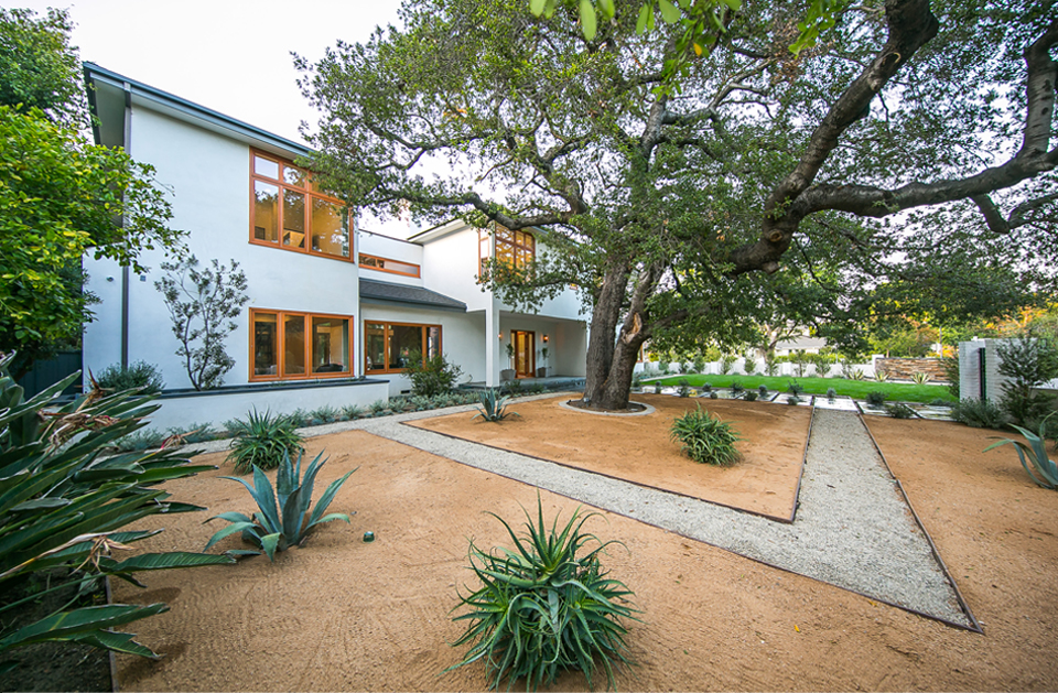 10405<br> Sarah Street