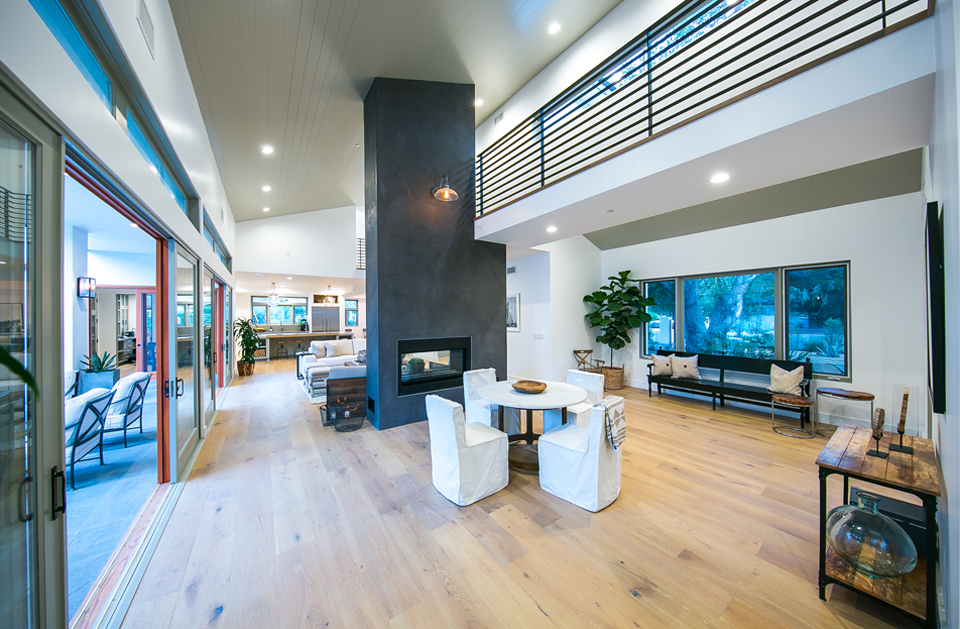 10405<br> Sarah Street